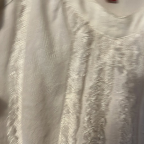 A white summer dress great for it a beach wedding it has a lining inside - Picture 3 of 9